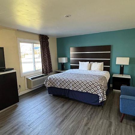 Americas Best Value Inn New London Mystic Экстерьер фото