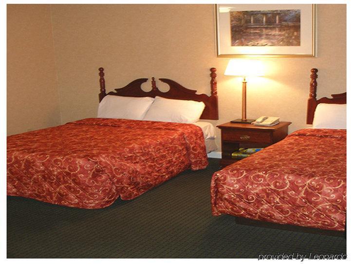 Americas Best Value Inn New London Mystic Номер фото