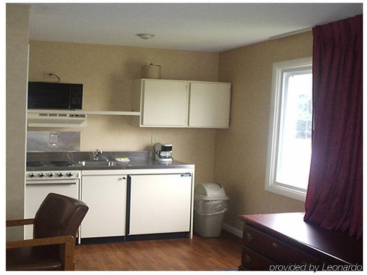Americas Best Value Inn New London Mystic Номер фото