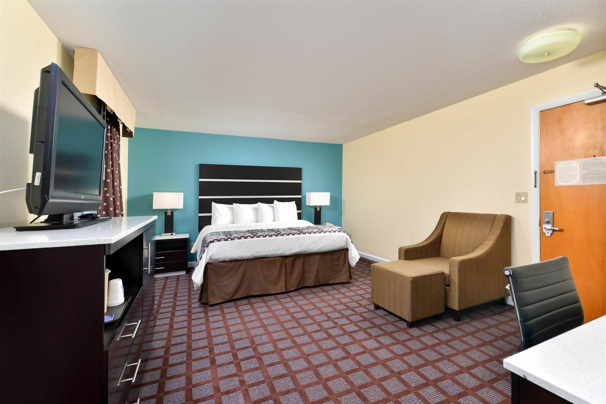 Americas Best Value Inn New London Mystic Экстерьер фото